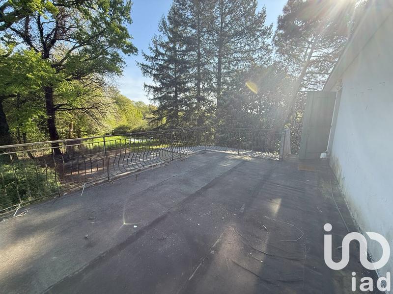 Maison - 390 m² - 13 pièces