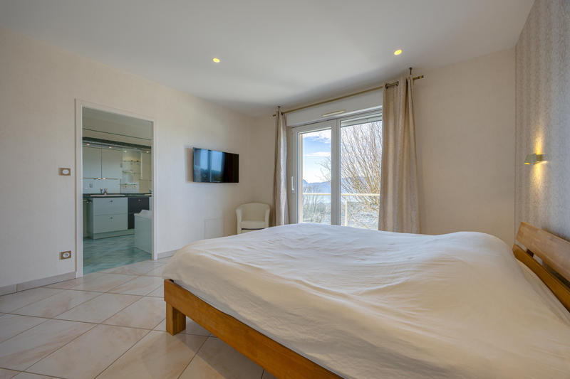 Villa - 250 m² - 5 pièces