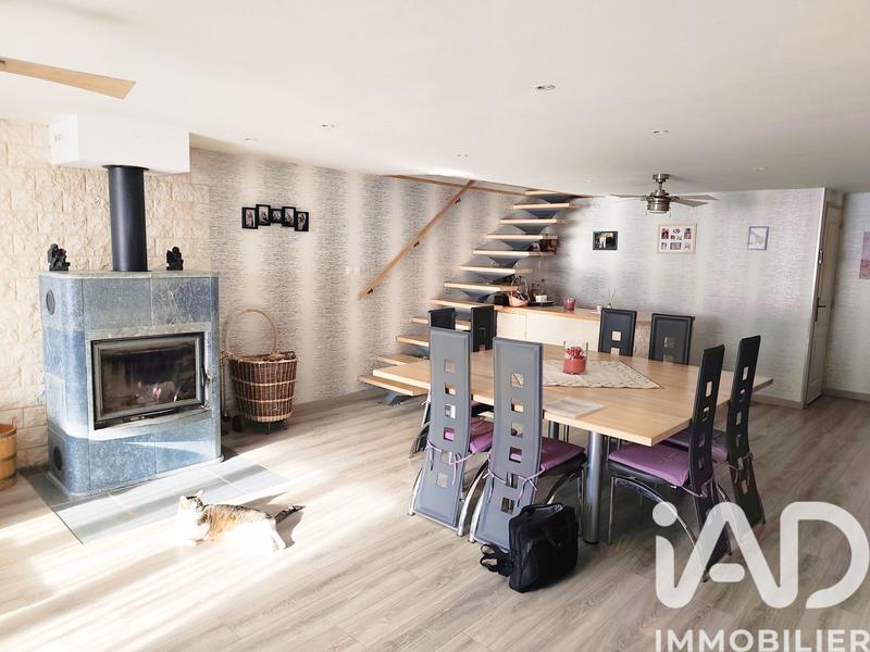 Maison - 230 m² - 6 pièces