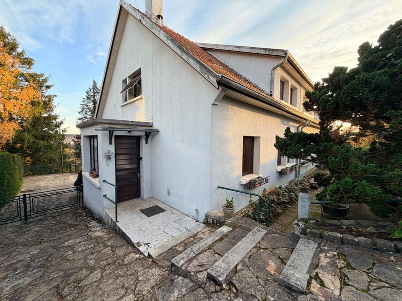 Maison - 111 m² - 6 pièces