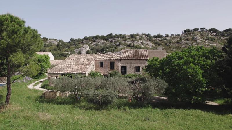 Propriété - 700 m²