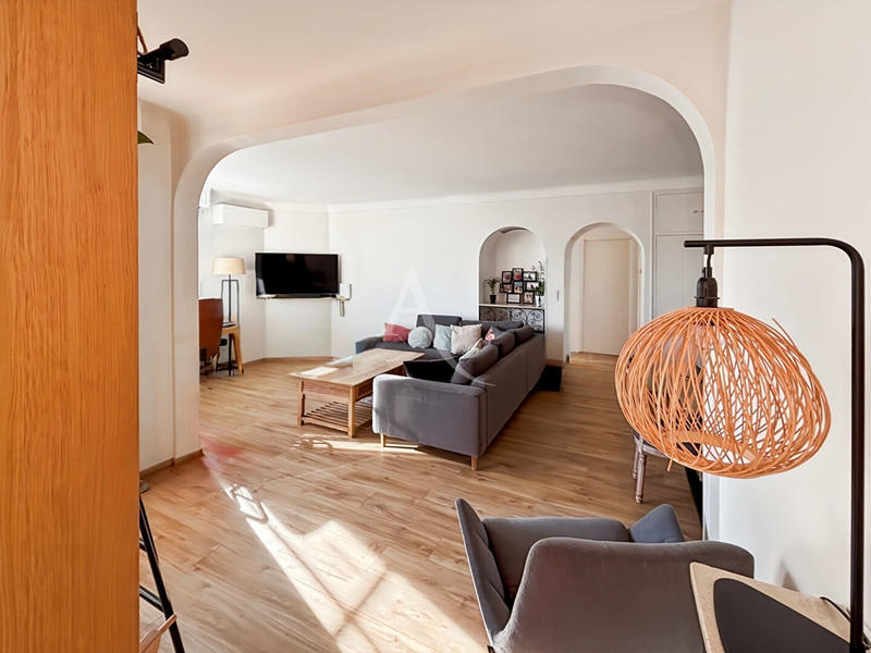 Appartement - 81 m² - 3 pièces