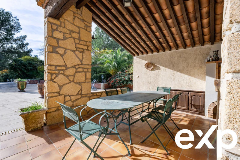 Maison - 195 m² - 8 pièces