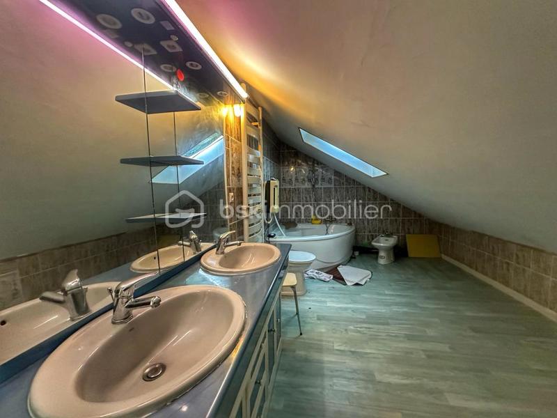 Maison - 146 m² - 8 pièces