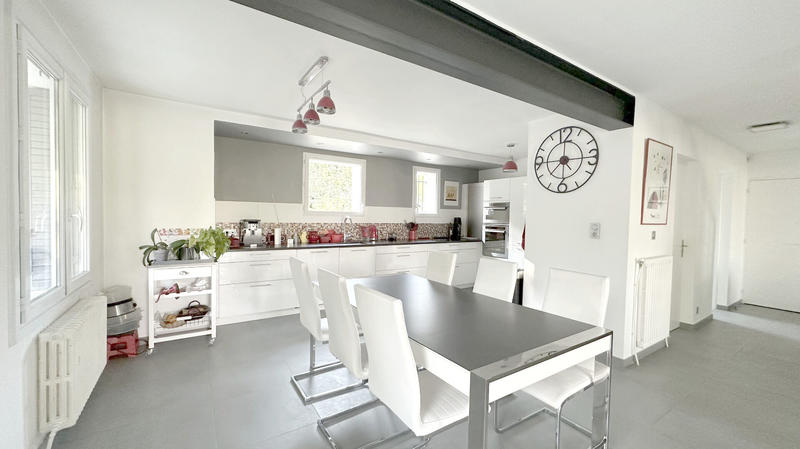 Maison - 185 m² - 7 pièces