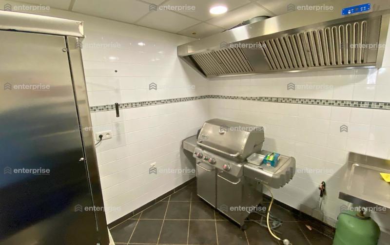 Local commercial - 272 m²