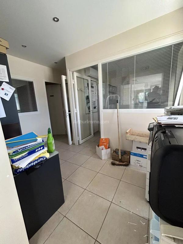 Bureau - 110 m² - 6 pièces