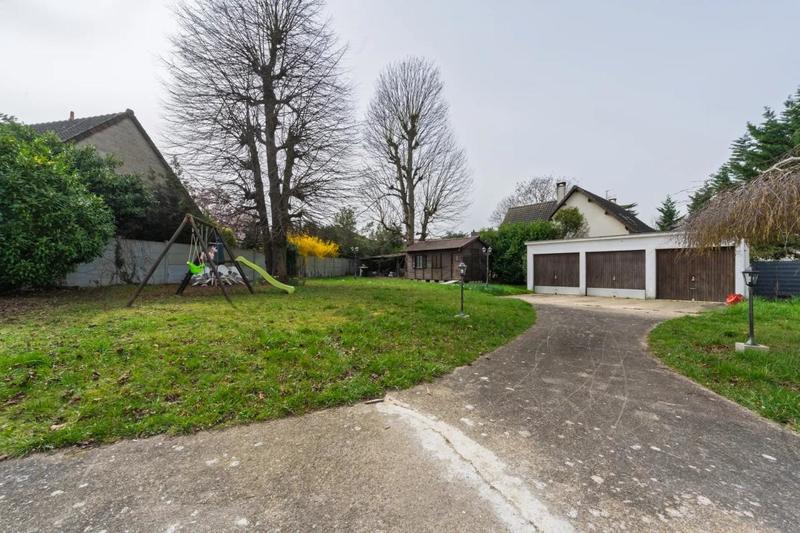 Maison - 228 m² - 8 pièces