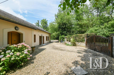 Maison - 310 m² - 14 pièces