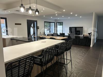 Maison - 144 m² - 6 pièces