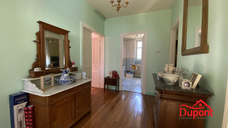 Maison - 250 m² - 8 pièces