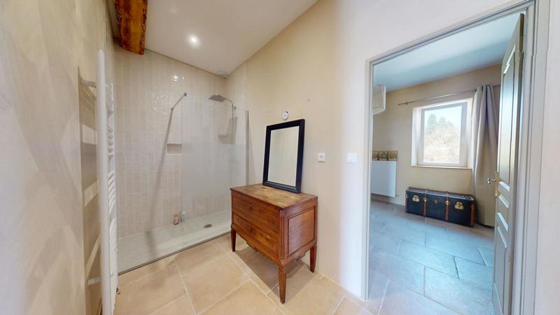 Propriété - 373 m² - 10 pièces