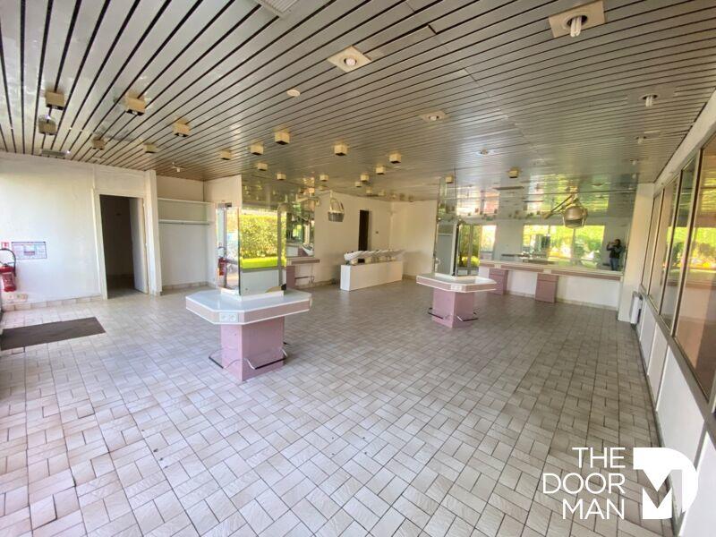 Local commercial - 89 m² - 3 pièces