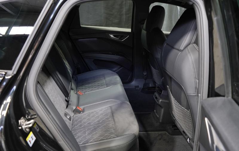 Audi Q4 e-tron Sportback 40 s-Line 204 / Sieges Rs Keyless Caméra de Recul Regulateur Distance