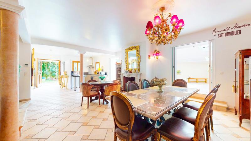 Maison - 160 m² - 6 pièces