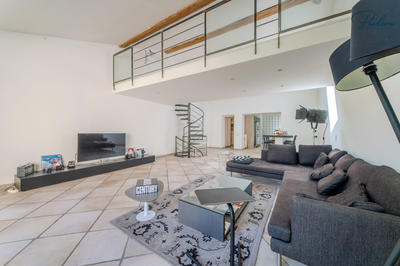 Maison - 203 m² - 6 pièces