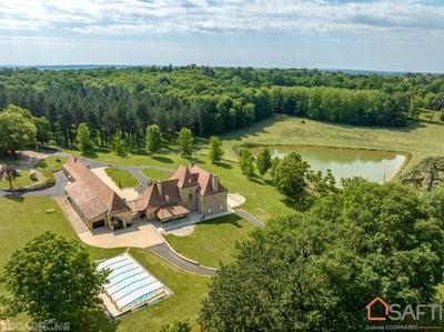 Propriété - 454 m² - 11 pièces