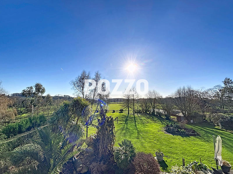 Maison - 196 m² - 8 pièces