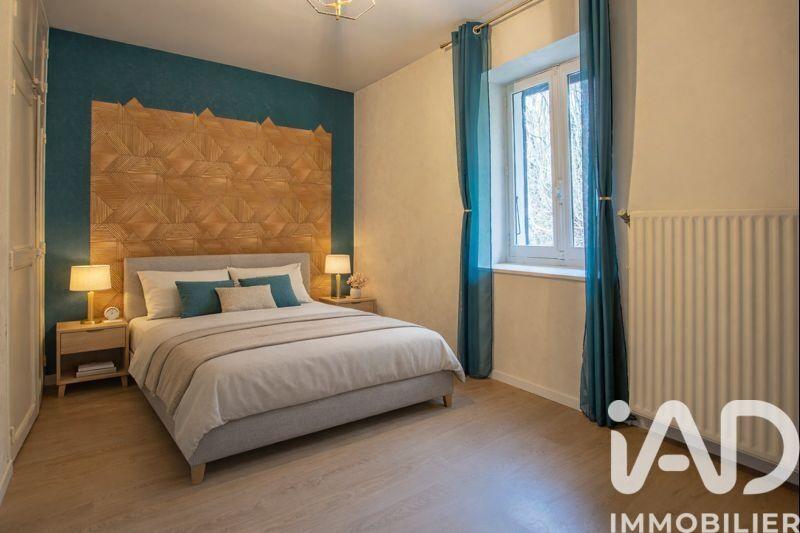 Maison - 180 m² - 8 pièces