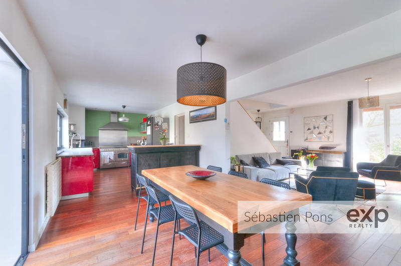 Maison - 177 m² - 7 pièces