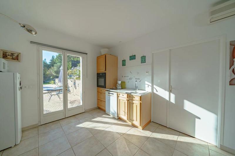 Propriété - 152 m² - 5 pièces