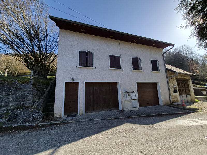 Immeuble - 85 m² - 3 pièces