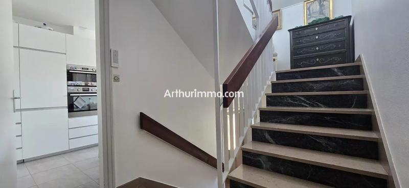 Maison - 200 m² - 6 pièces