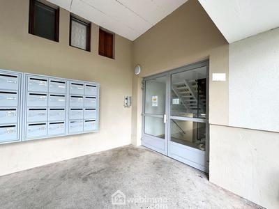 Appartement - 85 m² - 5 pièces