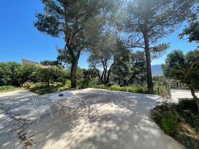 Maison - 224 m² - 7 pièces