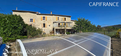 Maison - 250 m² - 8 pièces