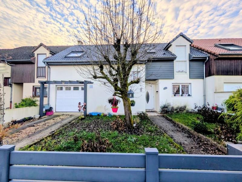 Maison - 95 m² - 4 pièces