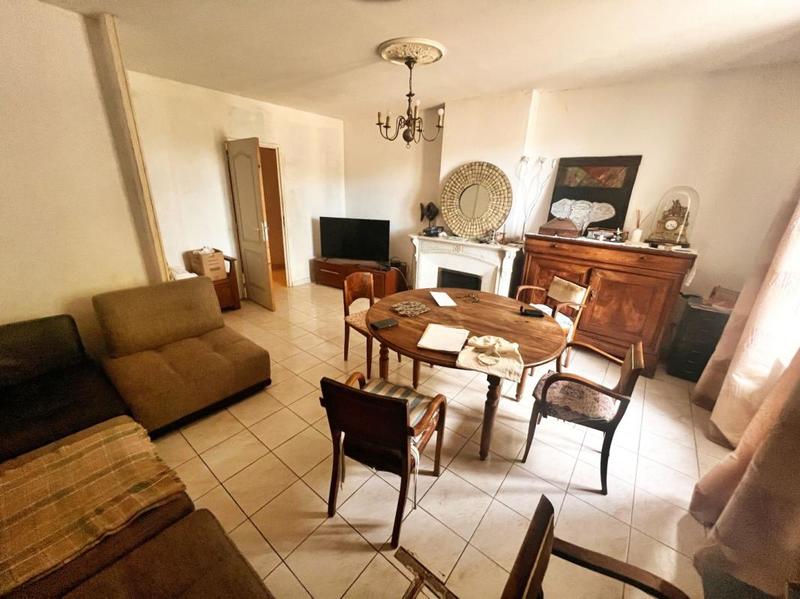 Remise - 330 m² - 8 pièces