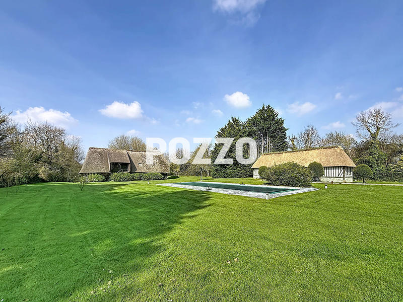 Maison - 320 m² - 10 pièces