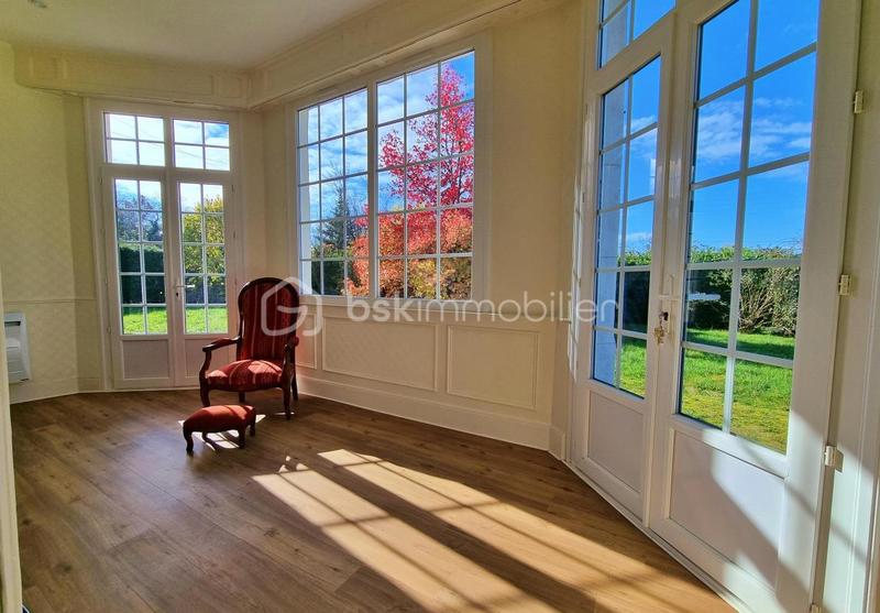 Demeure - 258 m² - 8 pièces