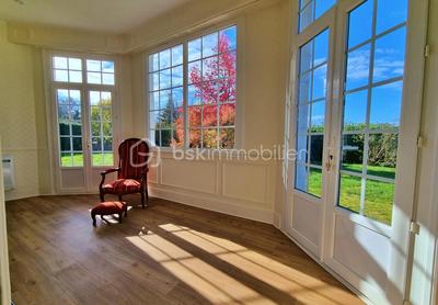 Demeure - 258 m² - 8 pièces