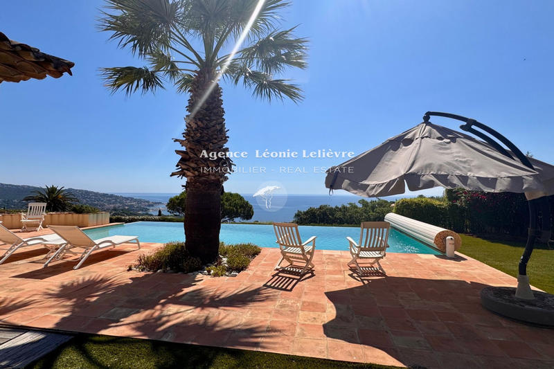 Maison - 213 m² - 7 pièces