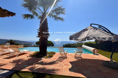 Maison - 213 m² - 7 pièces