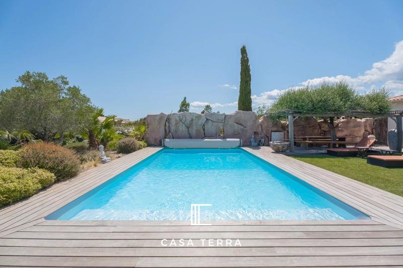 Villa - 250 m² - 9 pièces