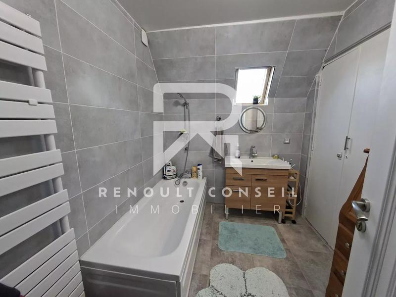 Maison - 221 m² - 9 pièces