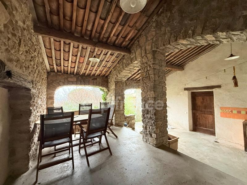 Maison - 352 m² - 6 pièces