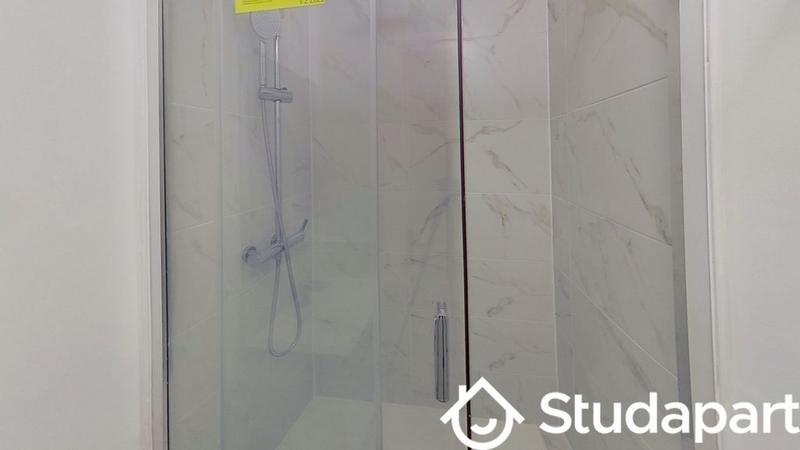 Chambre - 81 m² - 1 pièce