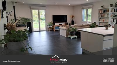 Villa - 90 m² - 4 pièces