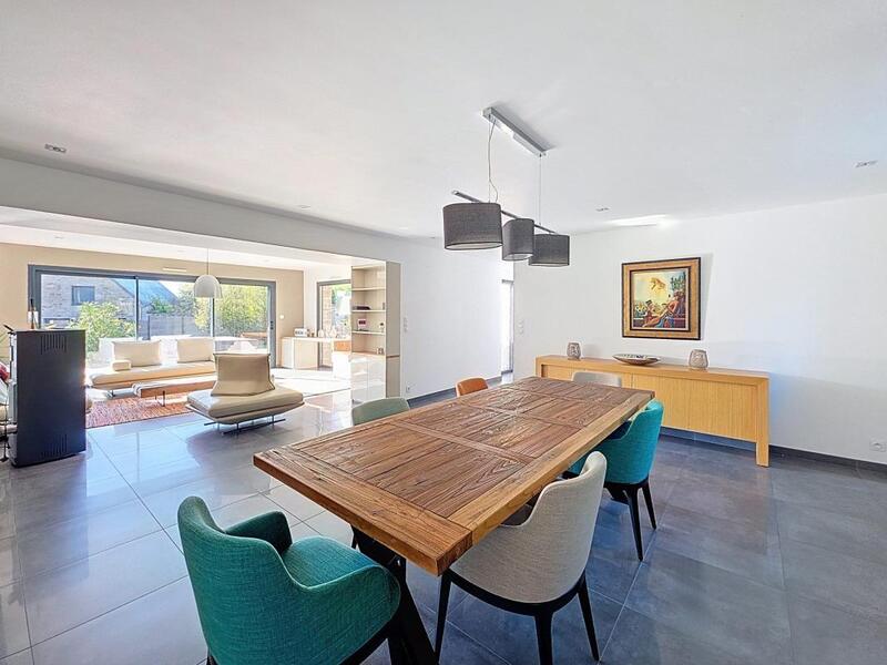 Maison - 228 m² - 7 pièces