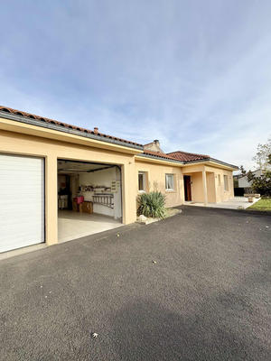 Maison - 219 m² - 6 pièces