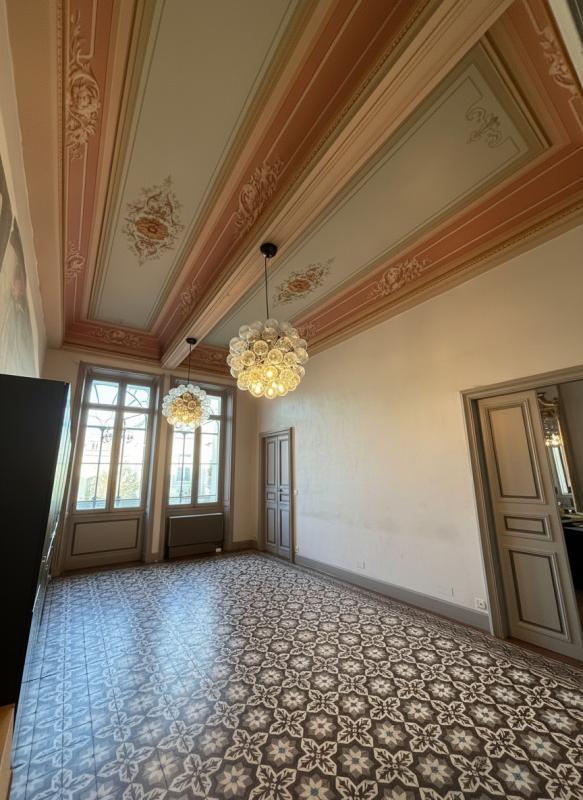 Appartement bourgeois - 280 m² - 4 pièces