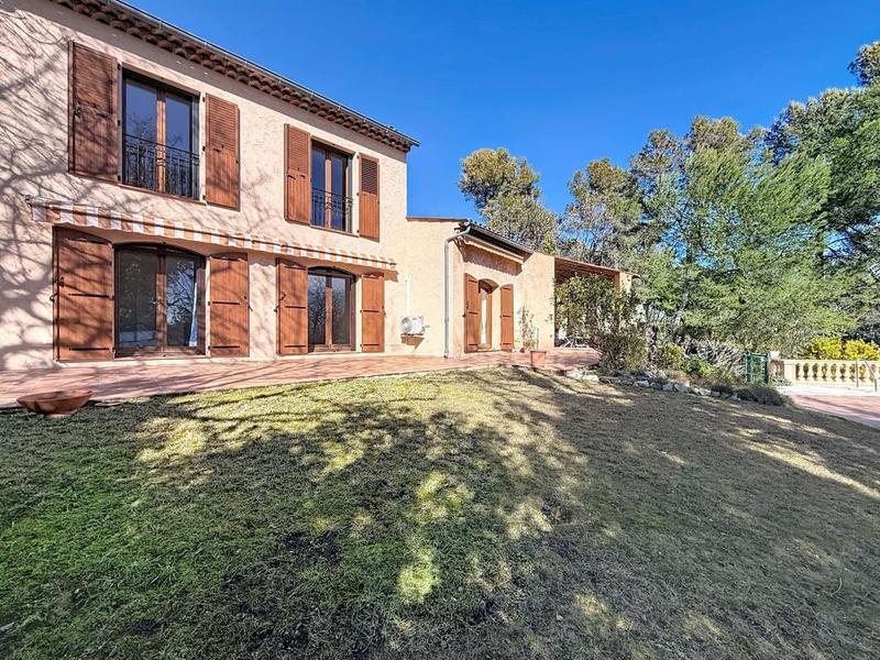 Maison - 175 m² - 6 pièces