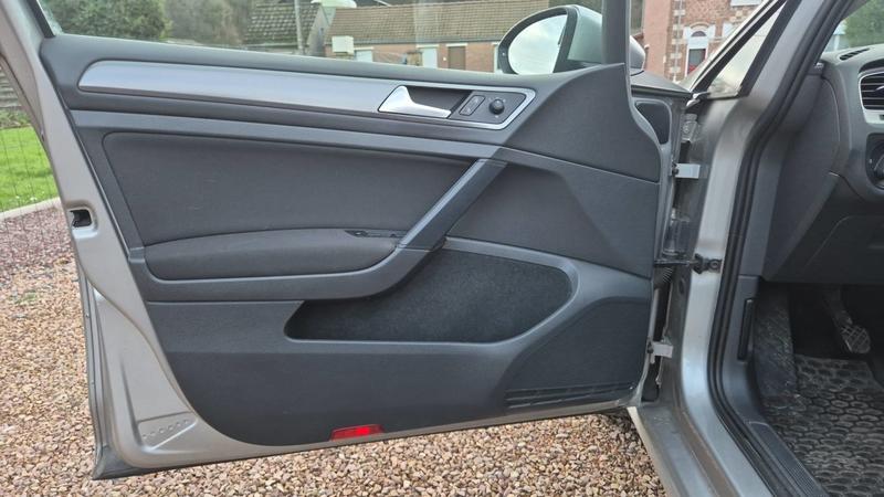 Volkswagen Golf 1.6 Tdi 105 Confortline