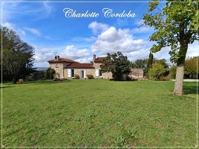 Maison - 313 m² - 10 pièces