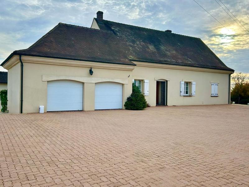 Maison - 292 m² - 5 pièces