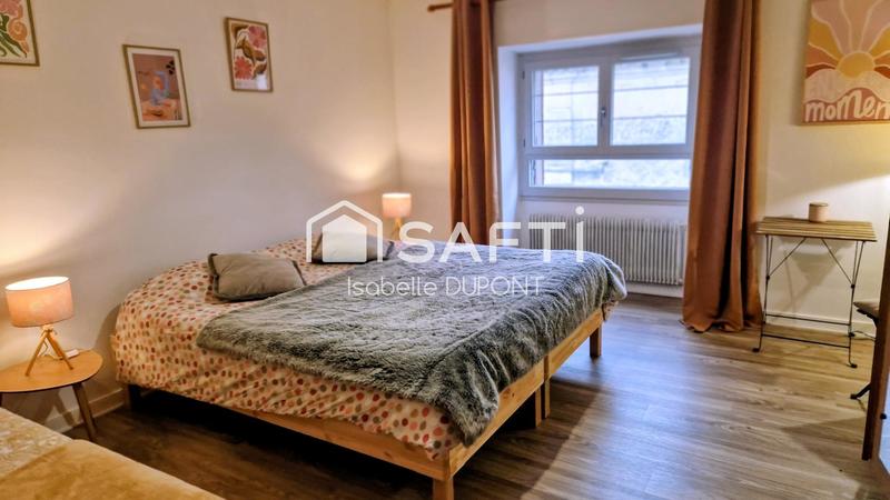 Maison - 210 m² - 9 pièces